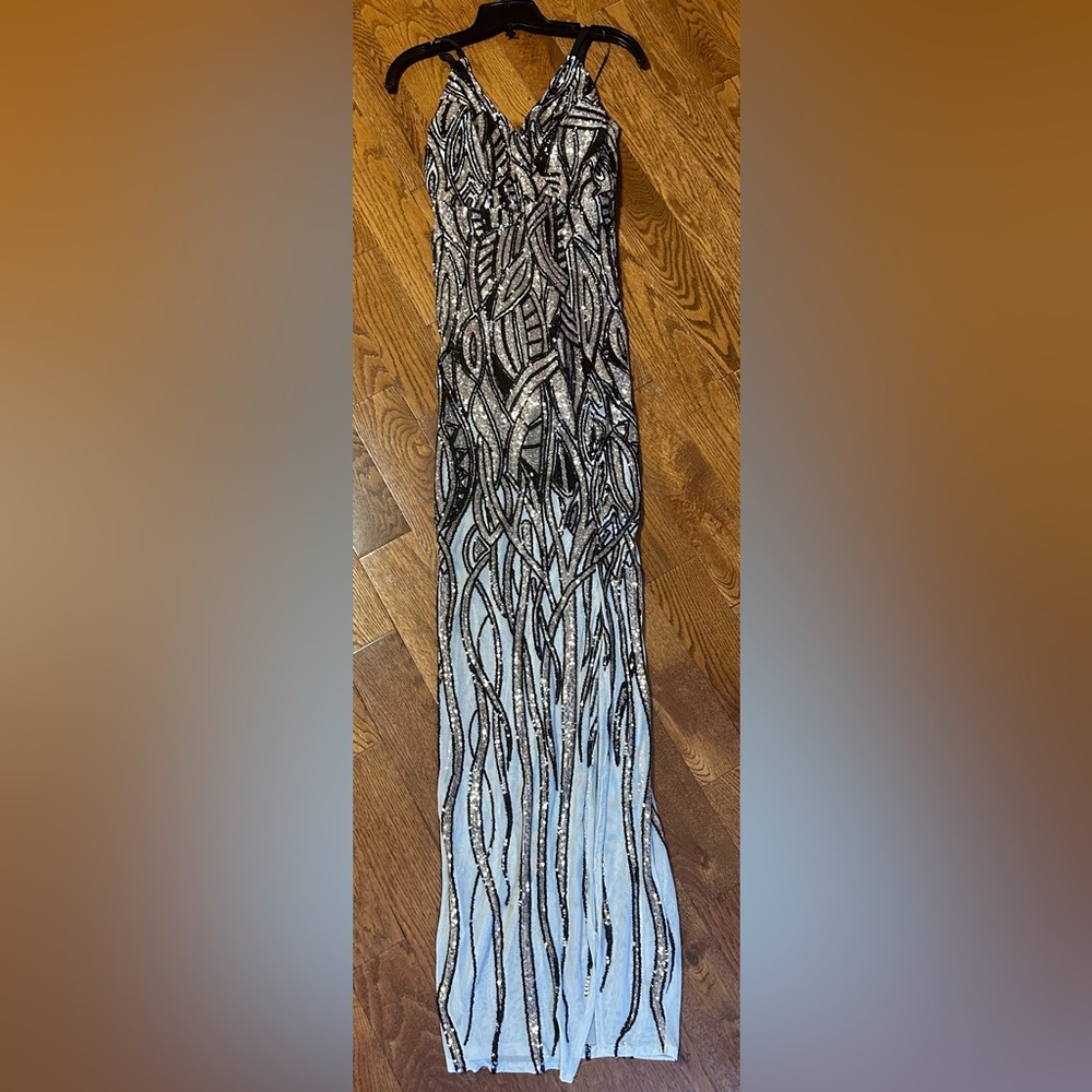 Long glitter dress with high slit. Never worn - Picture 3 of 3